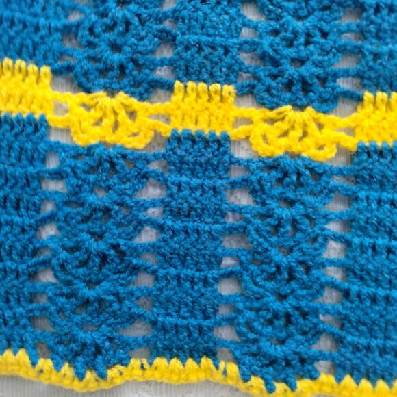 Vintage 80's Small Crochet Apron Blue & Yellow in Great Condition - Picture 2 of 9